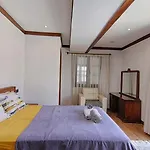 De Bueyuek Havuzlu, Jakuzili Muestakil