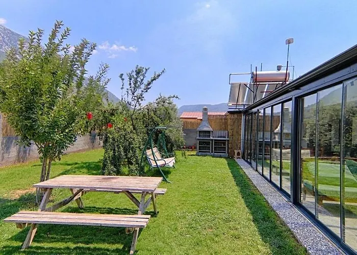 Villa De Bueyuek Havuzlu, Jakuzili Muestakil *