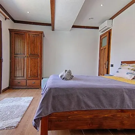 De Bueyuek Havuzlu, Jakuzili Muestakil * Fethiye