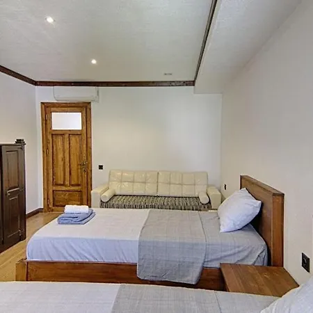 De Büyük Havuzlu, Jakuzili Müstakil Fethiye