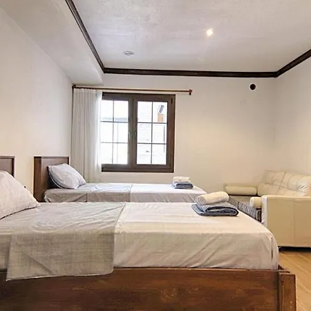 Villa De Büyük Havuzlu, Jakuzili Müstakil