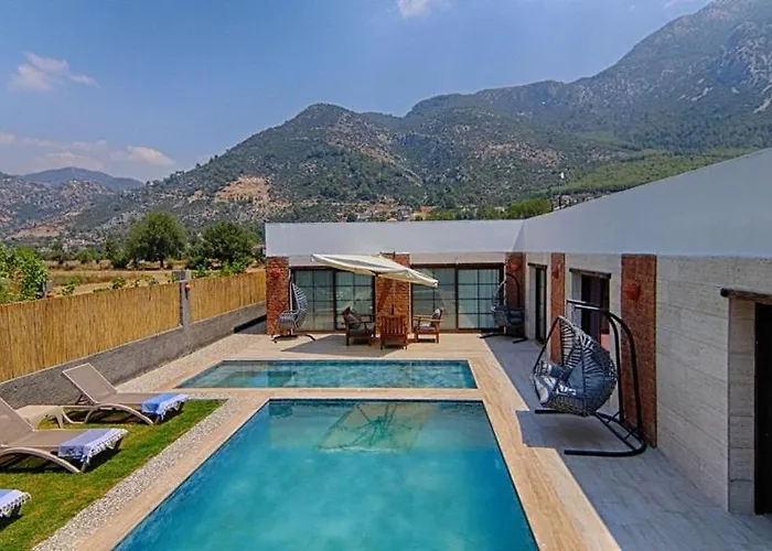 De Bueyuek Havuzlu, Jakuzili Muestakil