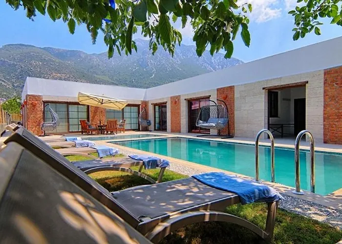 De Büyük Havuzlu, Jakuzili Müstakil Villa