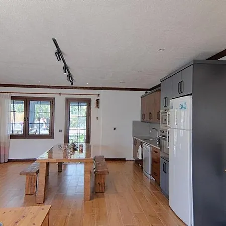 De Bueyuek Havuzlu, Jakuzili Muestakil