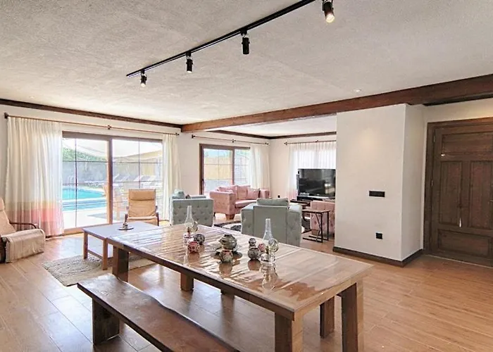 De Bueyuek Havuzlu, Jakuzili Muestakil *