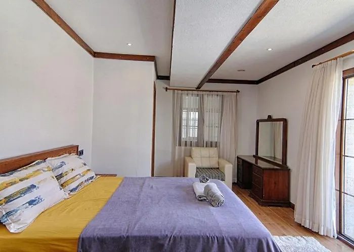 De Bueyuek Havuzlu, Jakuzili Muestakil