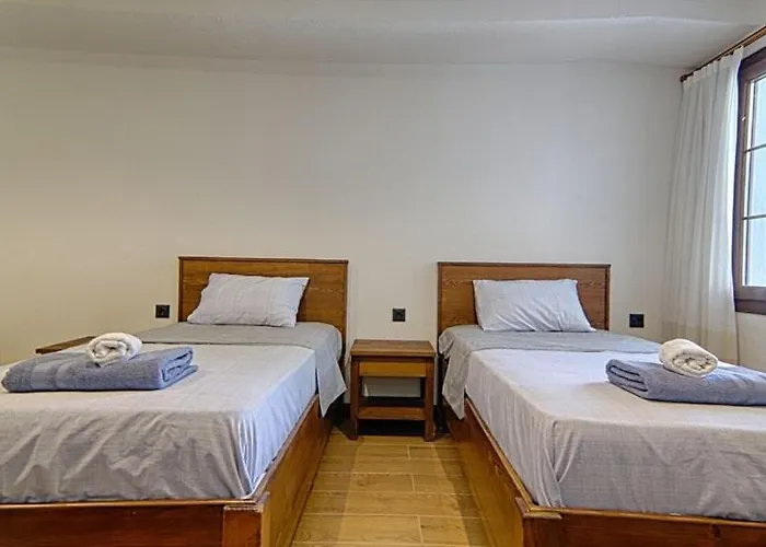 De Bueyuek Havuzlu, Jakuzili Muestakil Villa