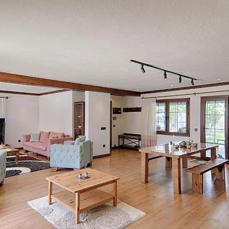 Villa De Bueyuek Havuzlu, Jakuzili Muestakil *