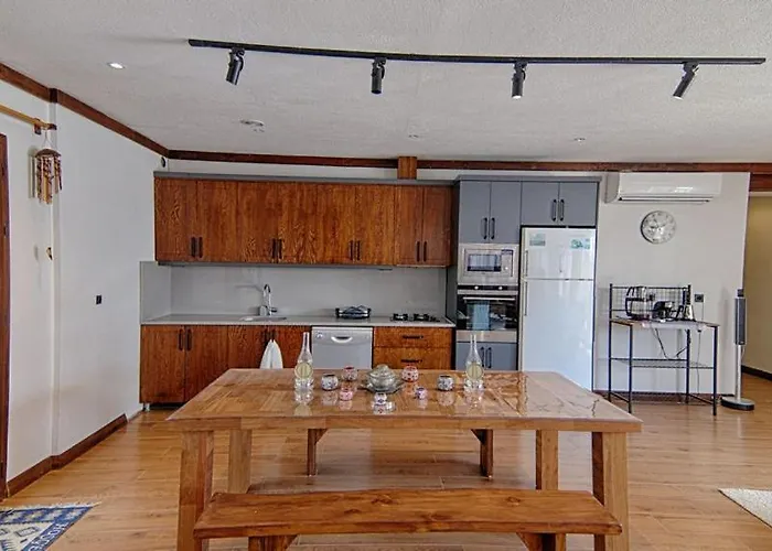 De Bueyuek Havuzlu, Jakuzili Muestakil Villa Fethiye